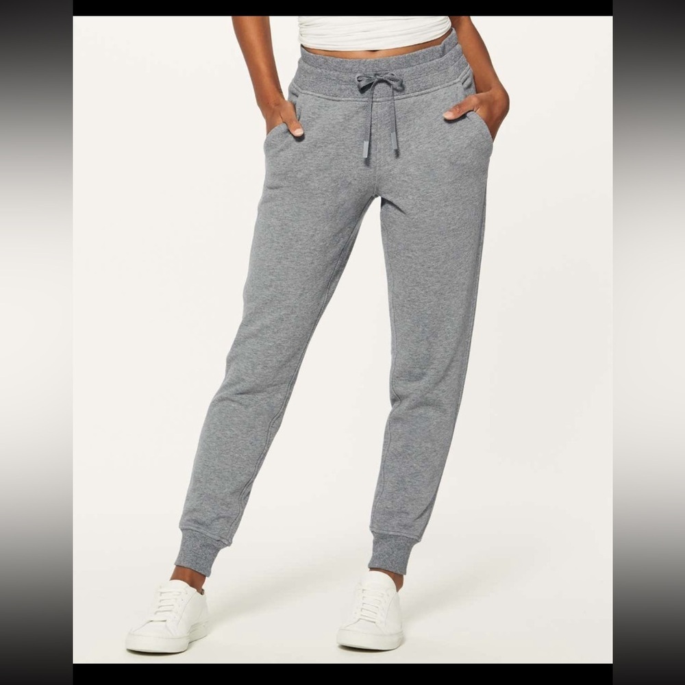 Lululemon scuba joggers medium heather gray W5BTCS size 2